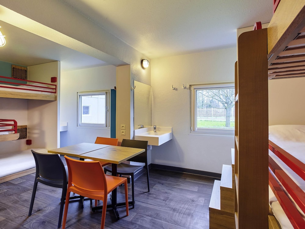 Family Room, Multiple Beds photo 3