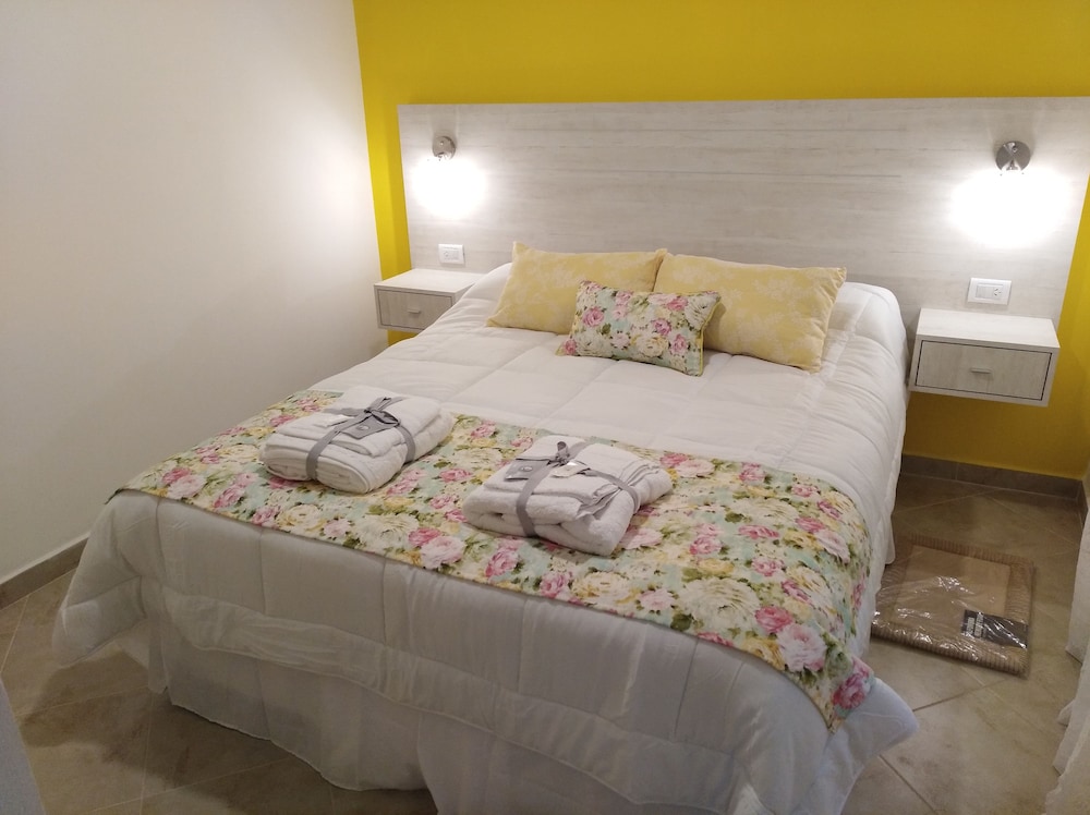 Apartment, 1 King Bed with Sofa bed, Non Smoking, City View photo 3