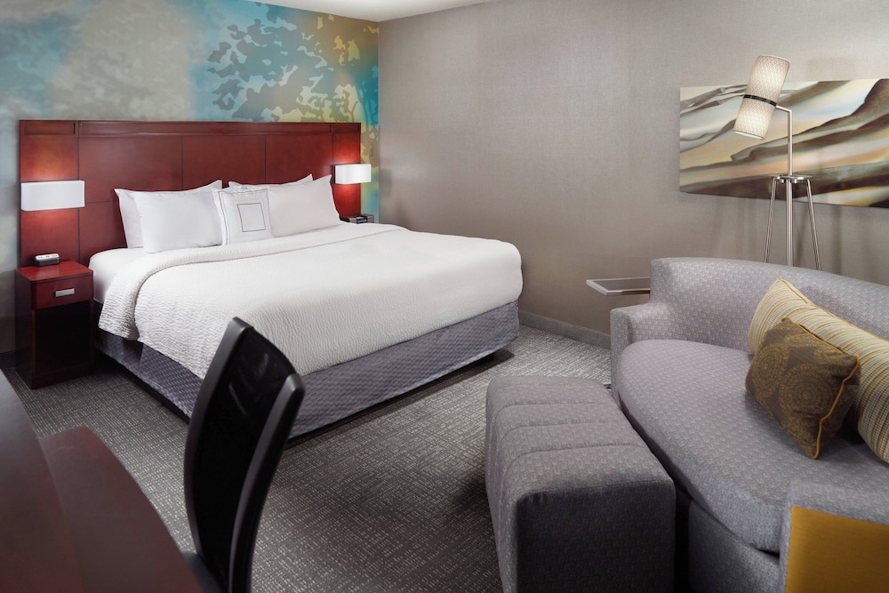 Room, 1 King Bed - Photo 2