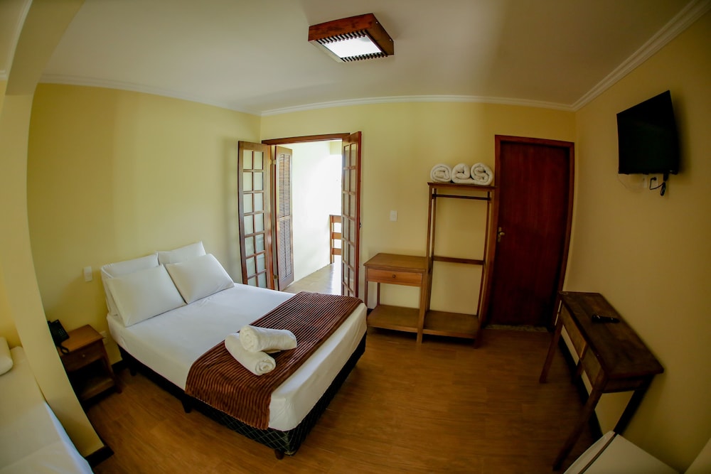 Hotel Pomar - APT AR CONDICIONADO (600m distância) photo 2
