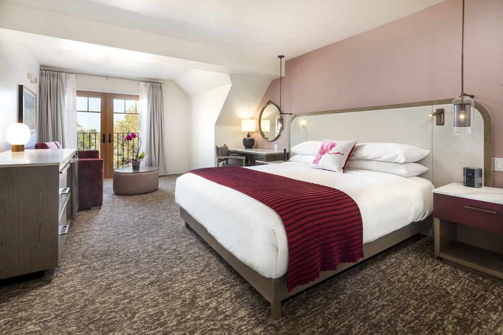 Room, 1 King Bed (Treetop)