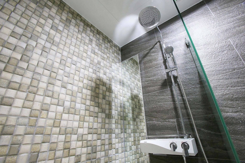 Premium Studio Suite photo 2