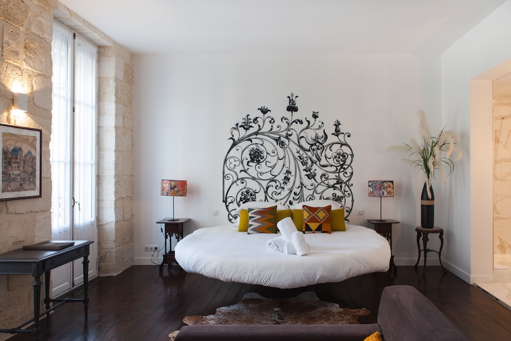 Deluxe Room (Sanchez)