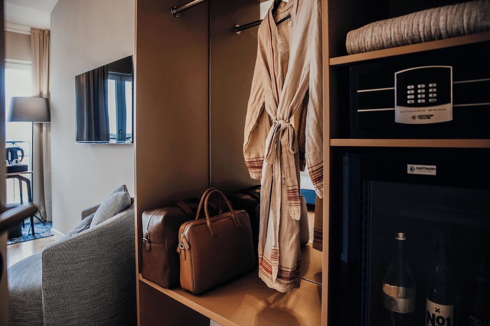 Superior Double Room, City View photo 3