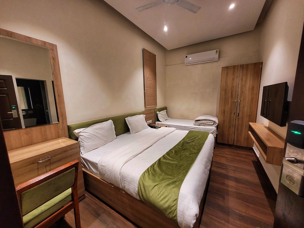 Deluxe Triple Room - Photo 1