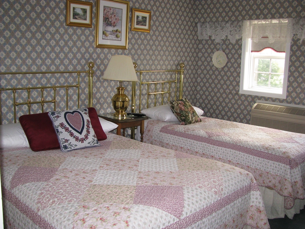 Standard Double or Twin Room photo 1