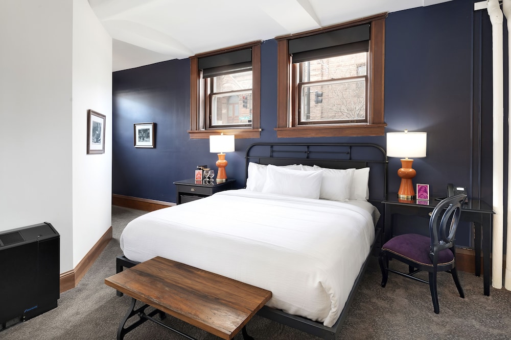 Deluxe Room, 1 King Bed (Ground Floor King Room)