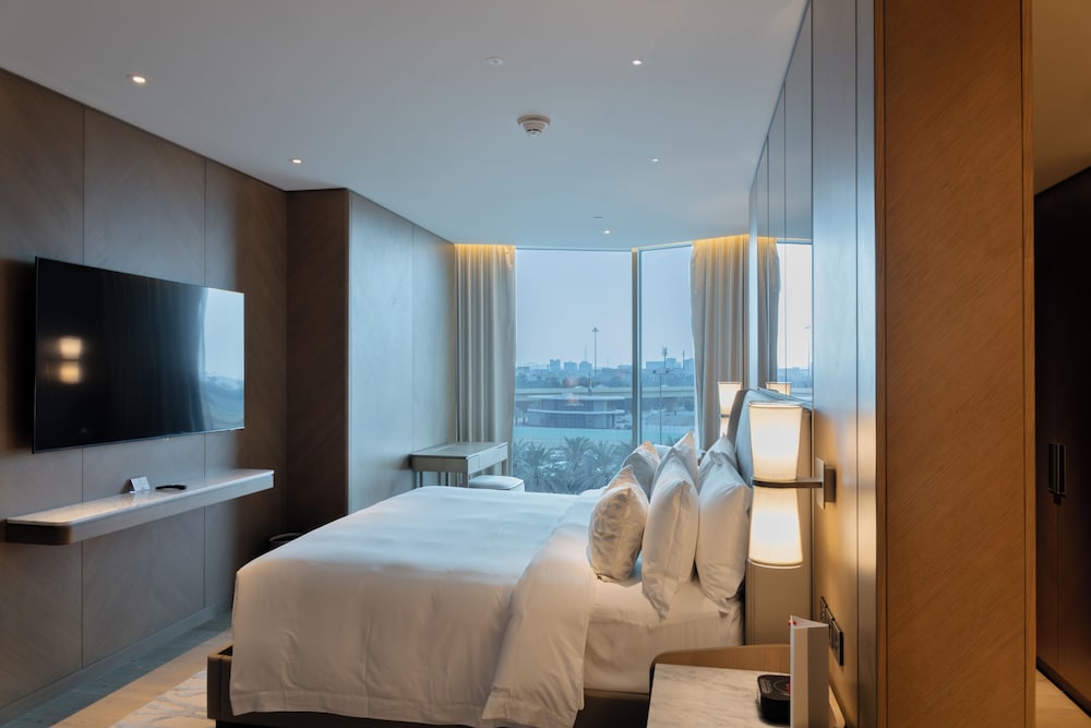 Suite, 1 King Bed, Sea View (Al Salam)