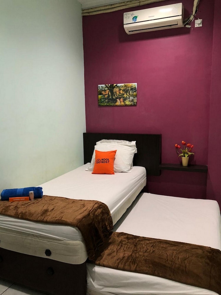 Standard Twin Room, Shared Bathroom