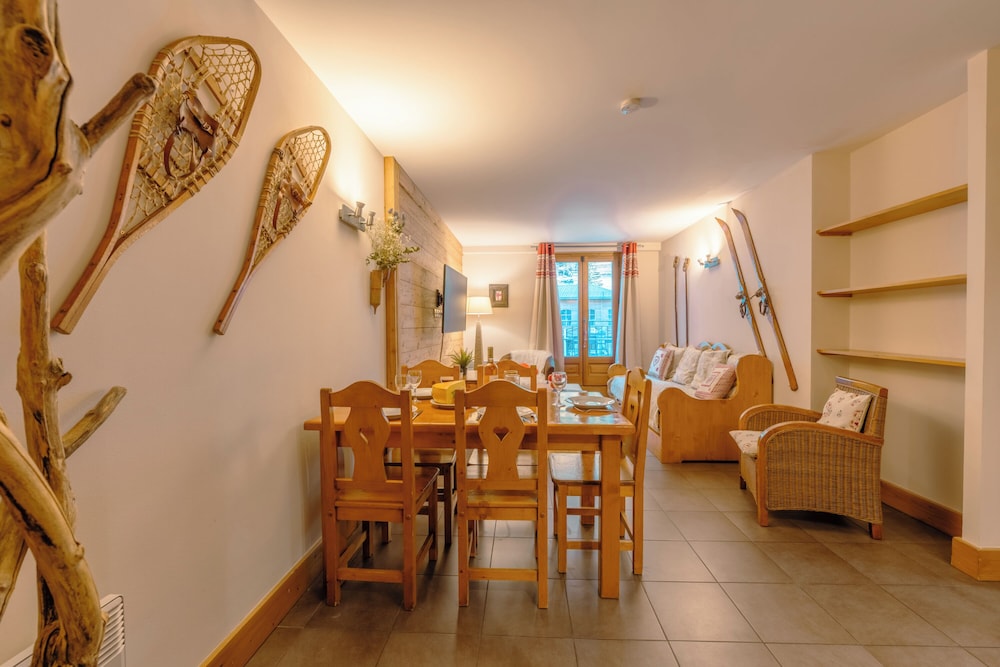 Family Apartment, Multiple Bedrooms (Vallorcine Loriaz 14 ski in / ski out)