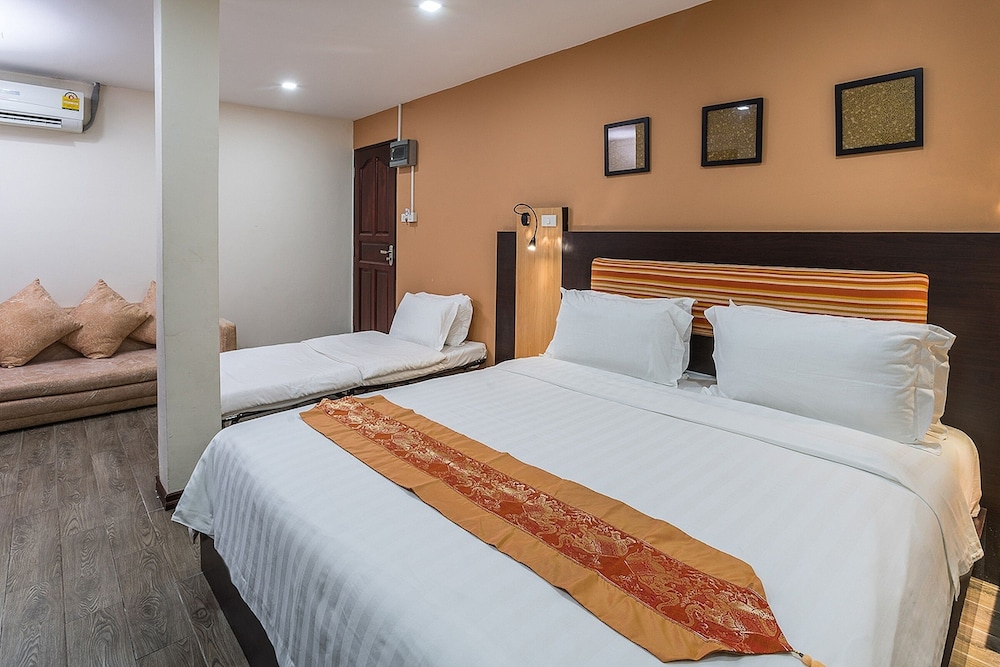 Deluxe Triple Room, Non Smoking, Private Bathroom photo 1