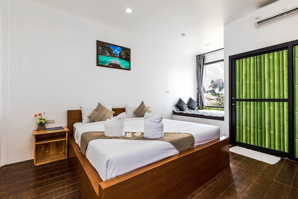 Deluxe Room (New Wing) photo 2