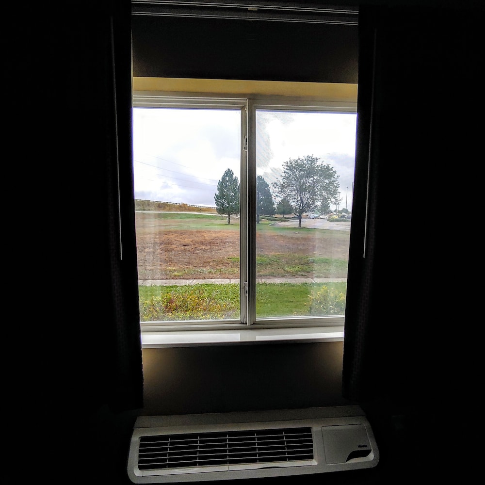 Suite, Multiple Beds, Non Smoking - Photo 13