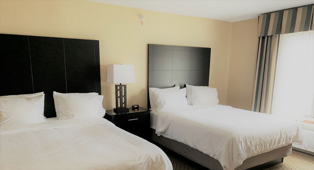Suite, 2 Queen Beds - Photo 3