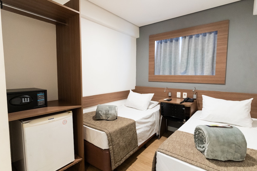 Standard Twin Room photo 2