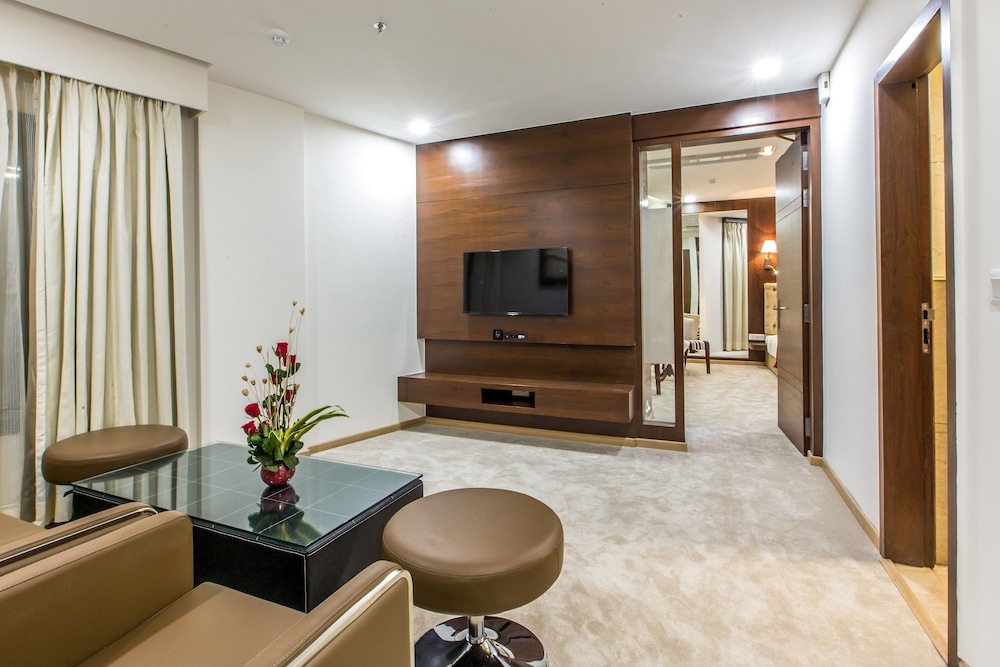 Premium Suite, 1 Double Bed photo 3