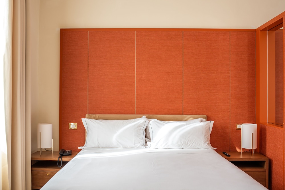 Deluxe room with balcony photo 2