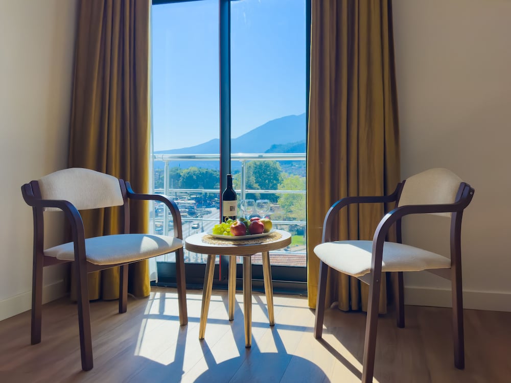 Deluxe Triple Room, Side Sea View - Photo 14