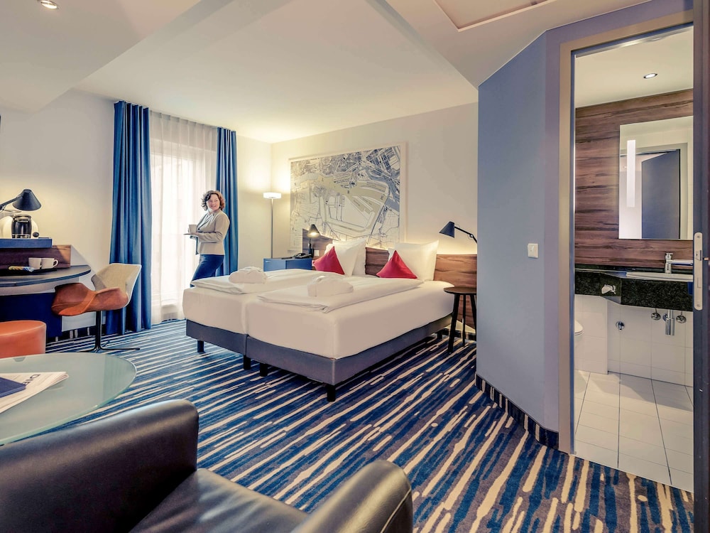 Privilege Room with King Size Bed, Courtyard Location