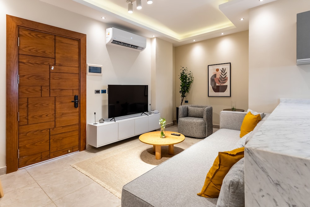 Basic Apartment photo 3