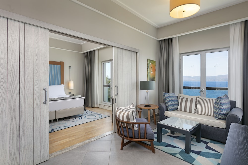 Deluxe Suite photo 3