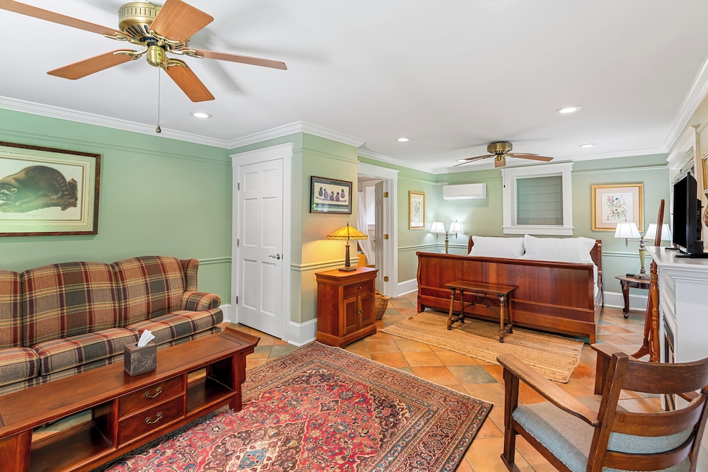Deluxe Studio Suite photo 1
