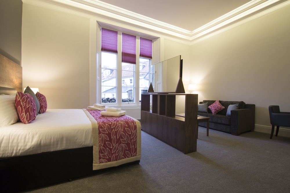 Executive Suite (2 single beds by arrangement) photo 3