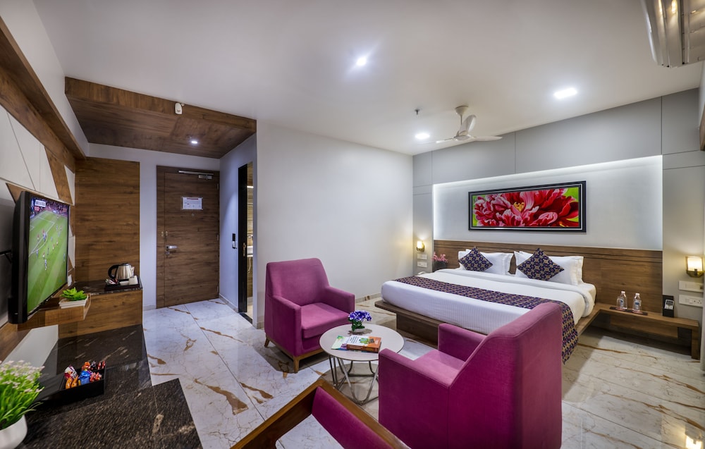 Deluxe Room - Photo 2