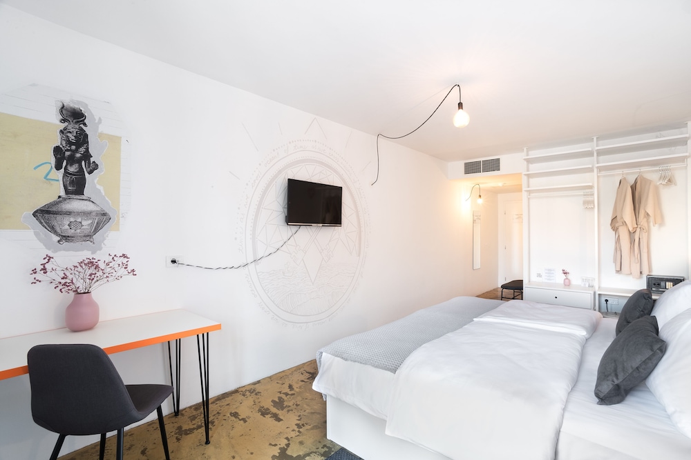 Deluxe Room, Balcony, Sea View - Photo 3