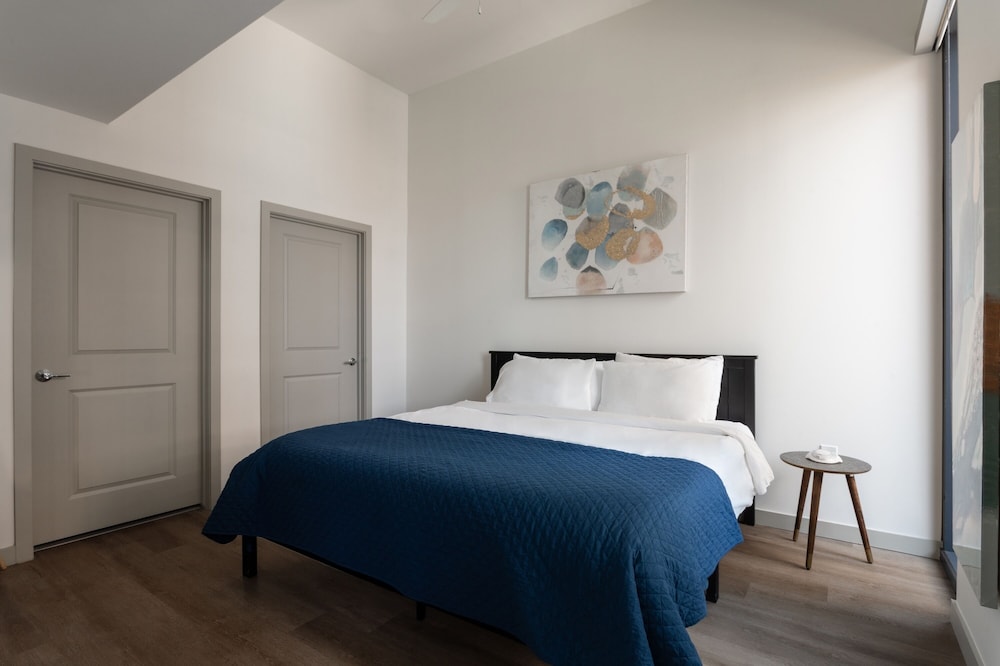 1 Bedroom Apartment, Queen Bed (Self Check-in with Virtual Front Desk)