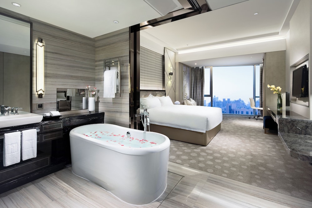 Premier Room