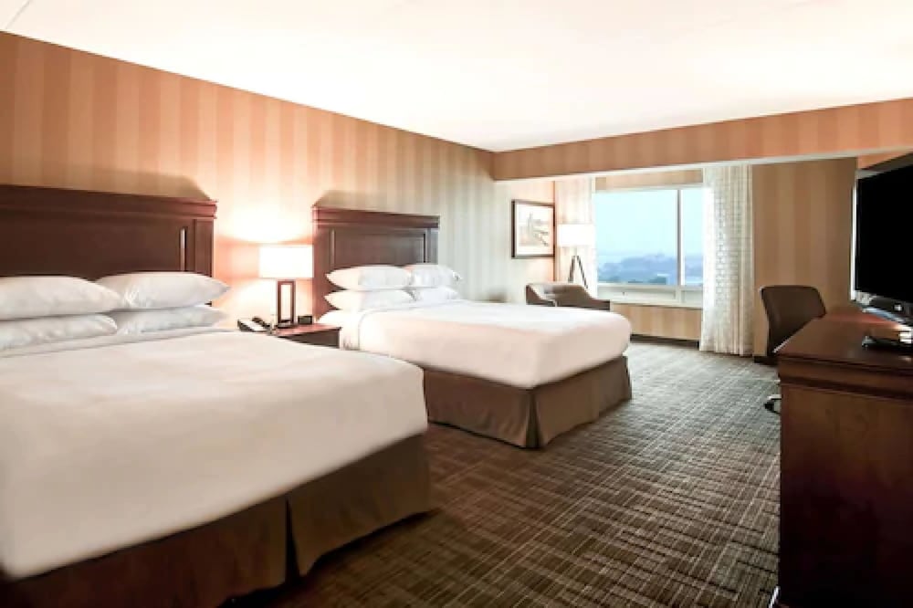 Spacious Room, 2 Queen Beds, High Floor River View