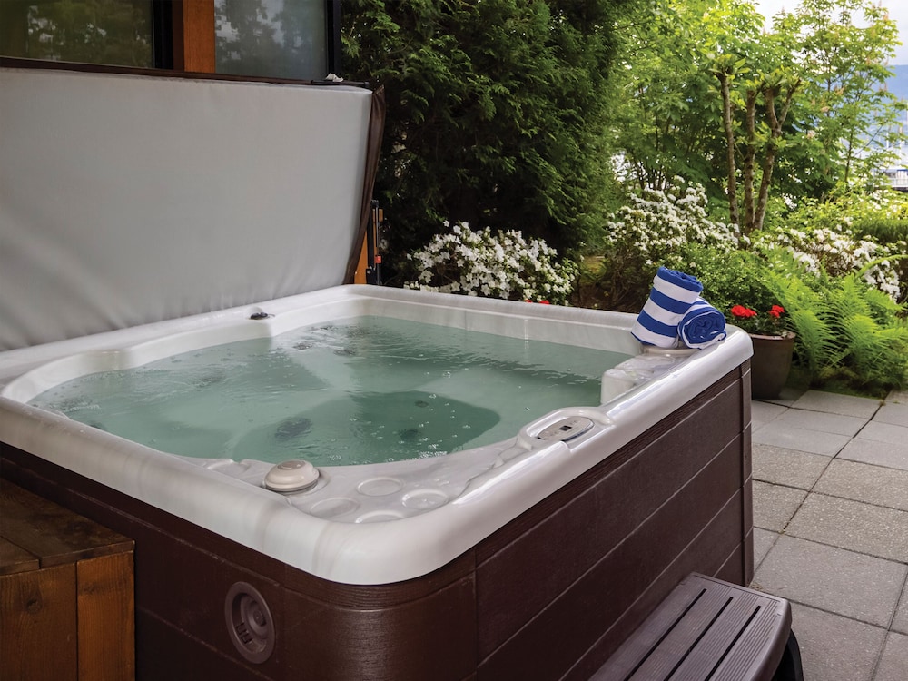 Brentwood Suite - Photo 3