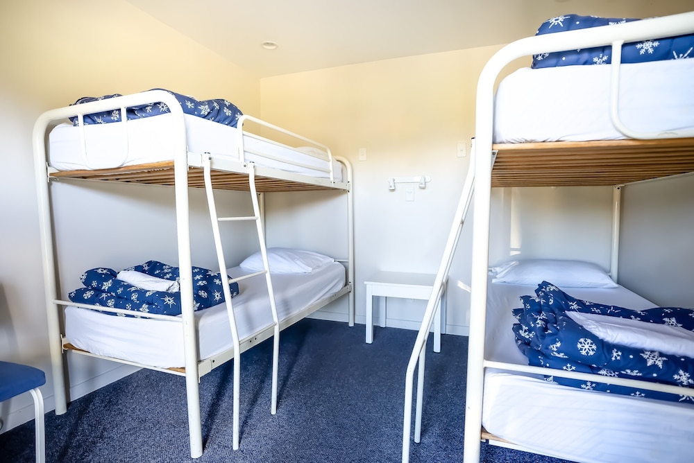 Basic Room, Multiple Beds, Shared Bathroom (No Towels Provided - Shared Bathroom) photo 1
