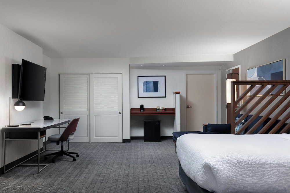 Room, 2 Queen Beds (Hearing Accessible) photo 2