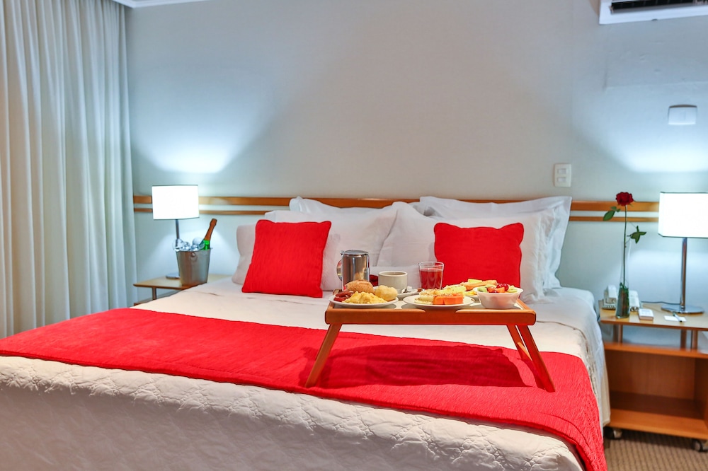 Deluxe Suite, 1 King Bed - Photo 11