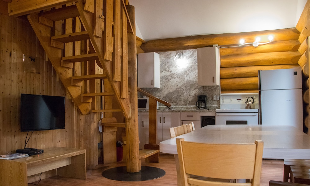 Chalet, 3 Bedrooms, Lake View, Lakeside photo 1