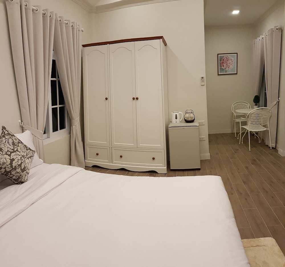 Double Room with Pool View photo 2