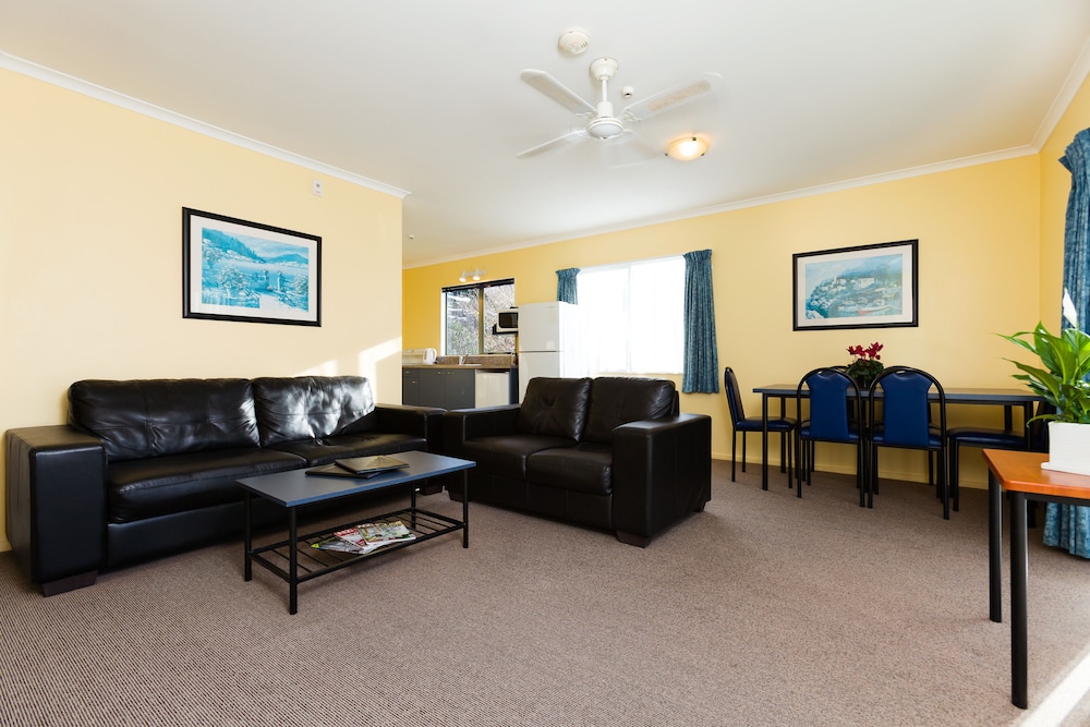Standard Suite, 2 Bedrooms, Non Smoking, Kitchen (Unit) photo 3