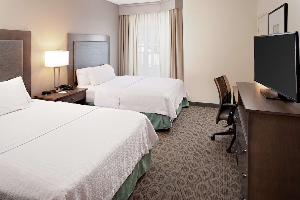 Room, Multiple Beds, Accessible, Bathtub - Photo 2