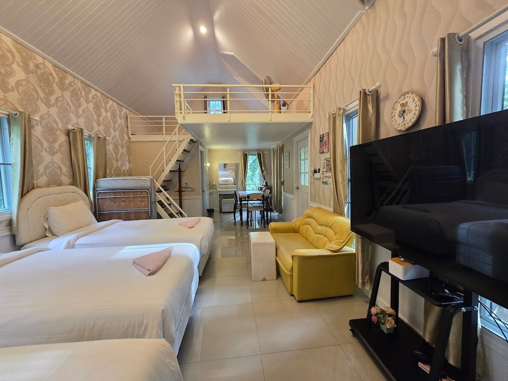 Deluxe Bungalow - Photo 1