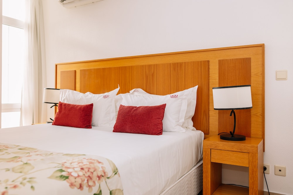Deluxe Apartment , 2 bedrooms, Sea or Pool View ( 6 Pax) - Photo 3