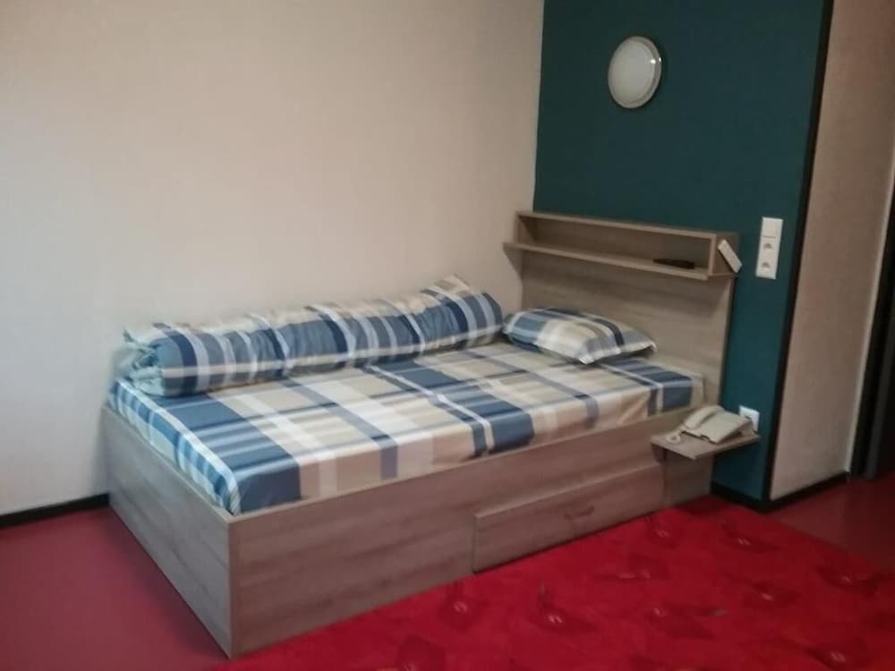 Basic Single Room
