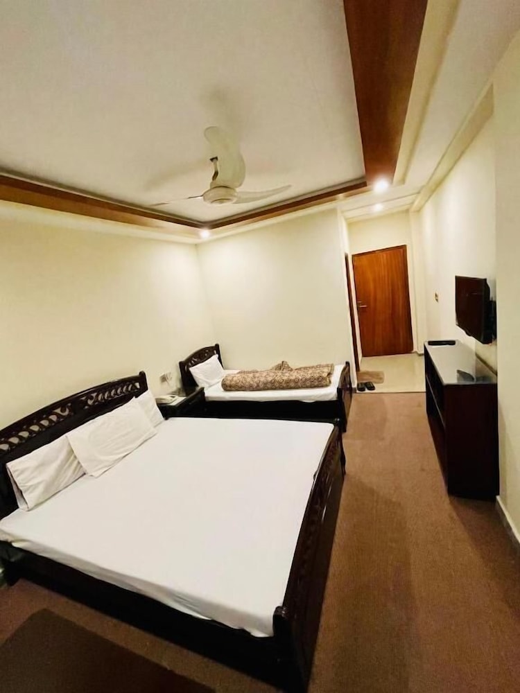 Deluxe Triple Room photo 3