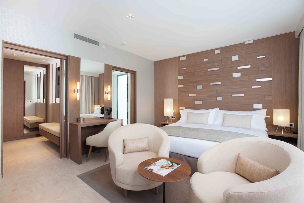 Suite Pool