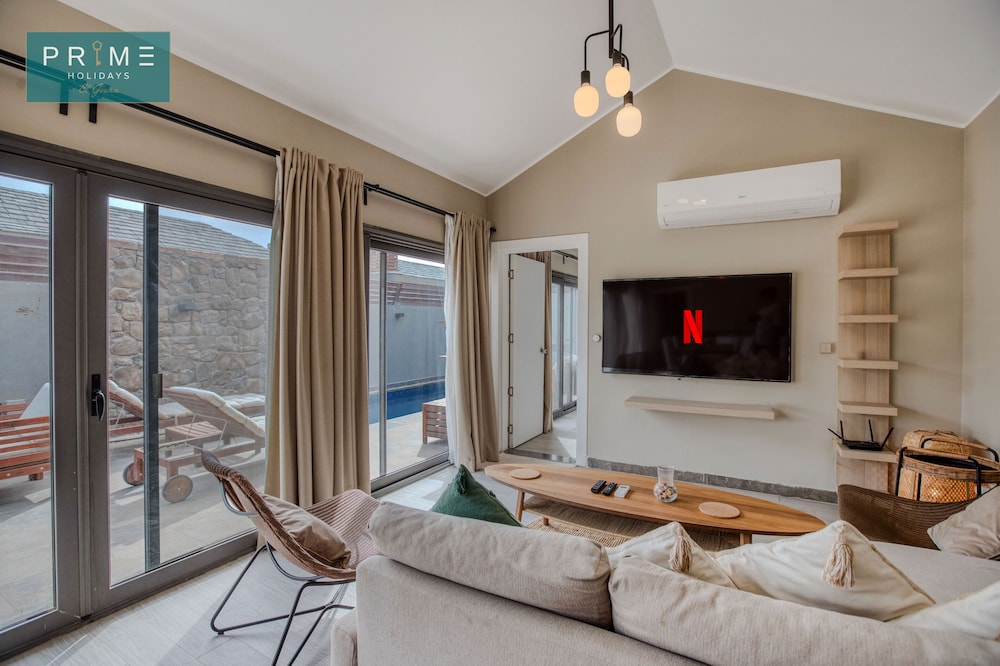 Townhouse, 2 master Bedrooms with Private Pool