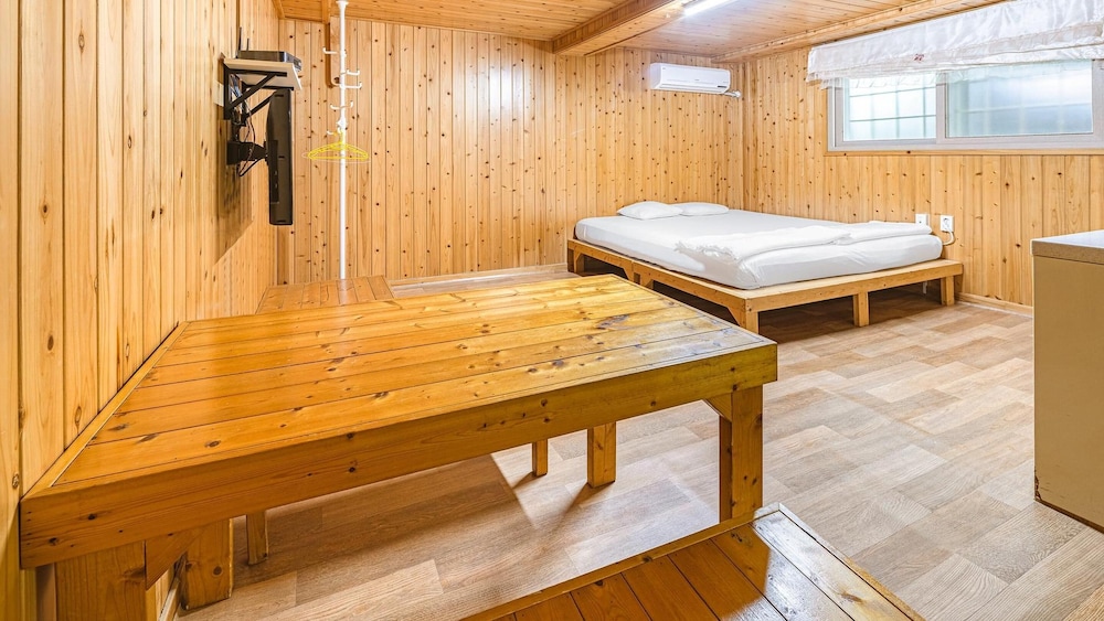 Basic Room, 1 Bedroom (Big Room (103ho)) - Photo 4