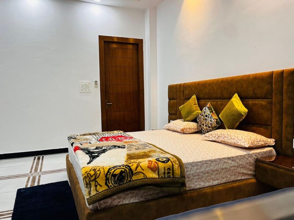 Deluxe Double Room, City View photo 2