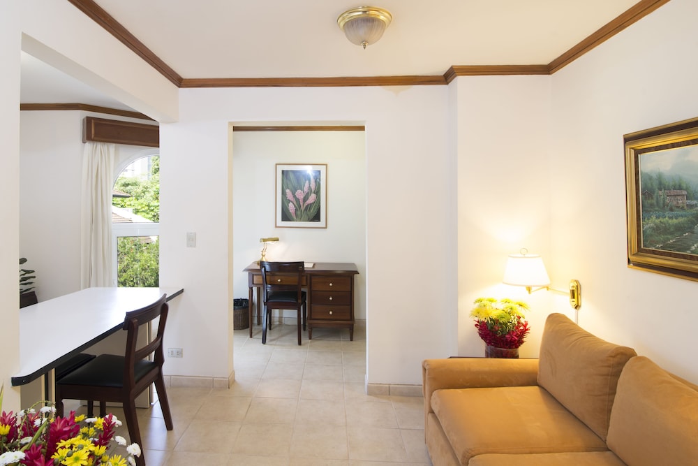 Suite, 1 Bedroom - Photo 3