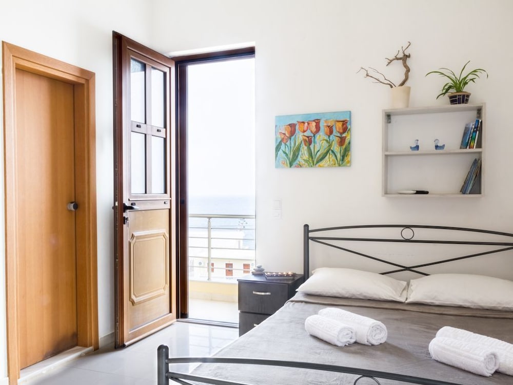 Studio, Sea View